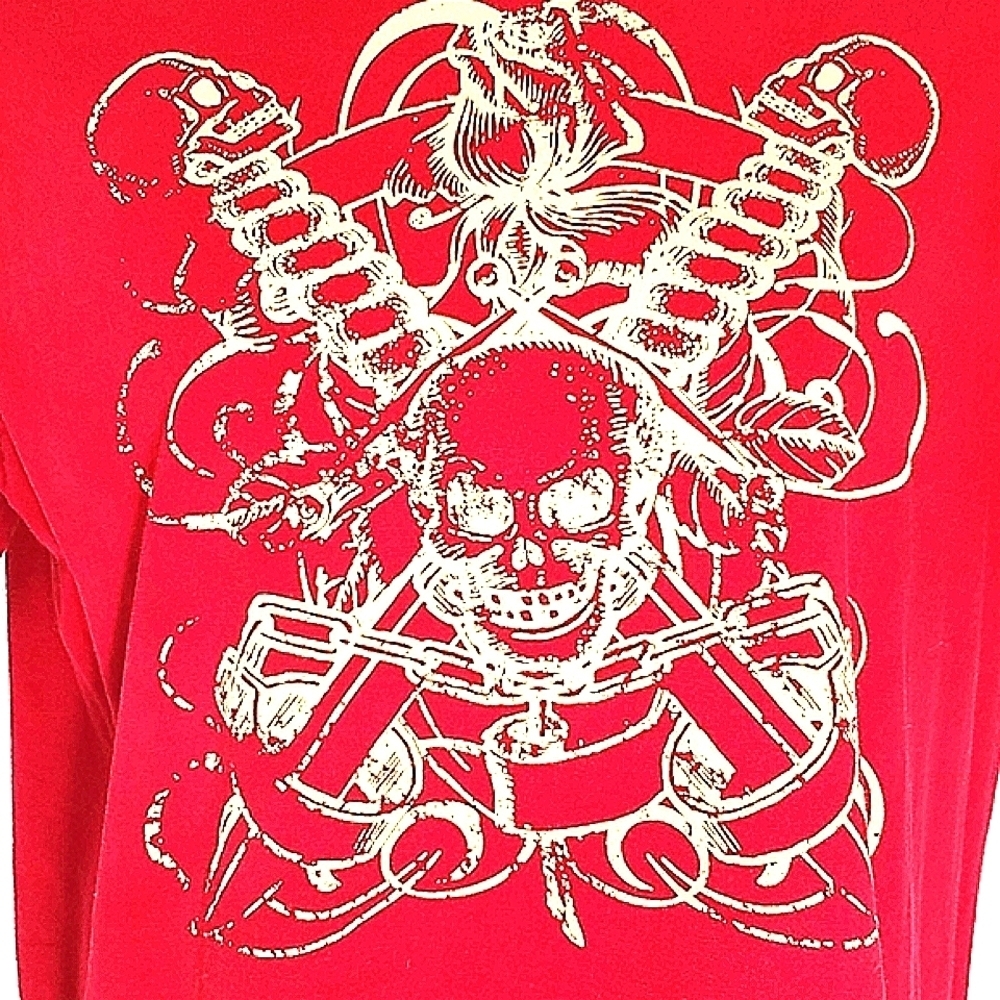 Tshirt Top Mens short sleeve skull and crossbones red 100% cotton EUC